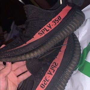 yeezy 350 boost v2 black core red size 9.5